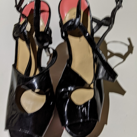 Stilletos - Picture 3 of 6